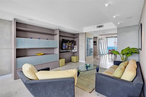 Condominio en venta en Miami Beach, Florida, 2 dormitorios, 189.52 m2 № 1862664 - foto 6