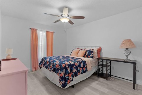 Casa en venta en Lady Lake, Florida, 3 dormitorios, 141.68 m2 № 1913121 - foto 24