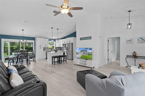 Casa en venta en Lady Lake, Florida, 3 dormitorios, 141.68 m2 № 1913121 - foto 8