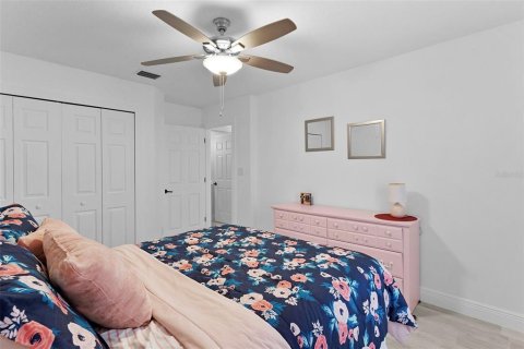 Casa en venta en Lady Lake, Florida, 3 dormitorios, 141.68 m2 № 1913121 - foto 25