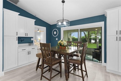 Casa en venta en Lady Lake, Florida, 3 dormitorios, 141.68 m2 № 1913121 - foto 13