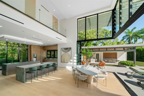 House in Pinecrest, Florida 7 bedrooms, 726.31 sq.m. № 1459339 - photo 5