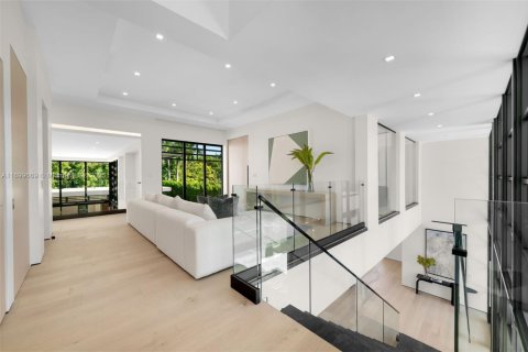 House in Pinecrest, Florida 7 bedrooms, 726.31 sq.m. № 1459339 - photo 14