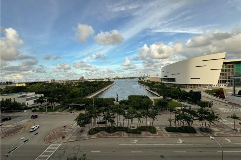 Copropriété à louer à Miami, Floride: 2 chambres, 113.34 m2 № 1990802 - photo 18