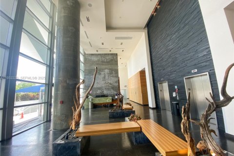 Copropriété à louer à Miami, Floride: 2 chambres, 113.34 m2 № 1990802 - photo 2