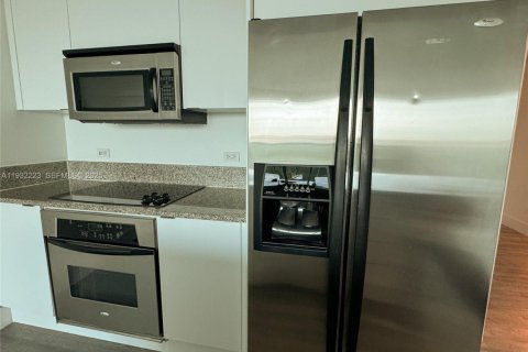 Copropriété à louer à Miami, Floride: 2 chambres, 113.34 m2 № 1990802 - photo 12