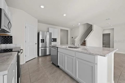 House in Parrish, Florida 5 bedrooms, 240.99 sq.m. № 2412720 - photo 6