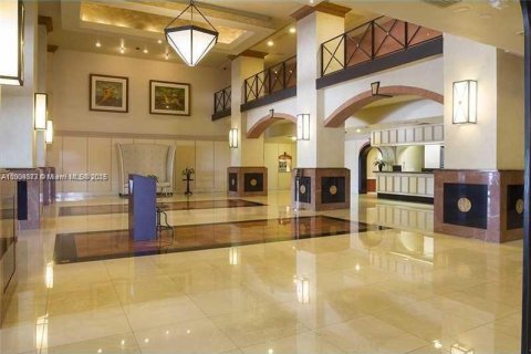 Condo in Miami, Florida, 1 bedroom  № 1966649 - photo 4