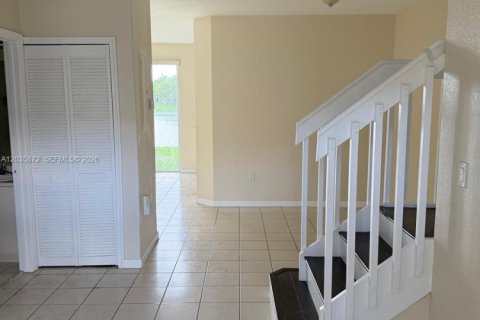 Touwnhouse à louer à Homestead, Floride: 3 chambres, 132.2 m2 № 2326739 - photo 6