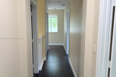 Touwnhouse à louer à Homestead, Floride: 3 chambres, 132.2 m2 № 2326739 - photo 11