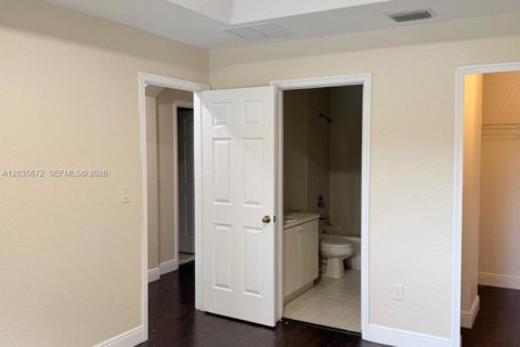 Touwnhouse à louer à Homestead, Floride: 3 chambres, 132.2 m2 № 2326739 - photo 10