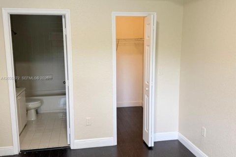 Touwnhouse à louer à Homestead, Floride: 3 chambres, 132.2 m2 № 2326739 - photo 7