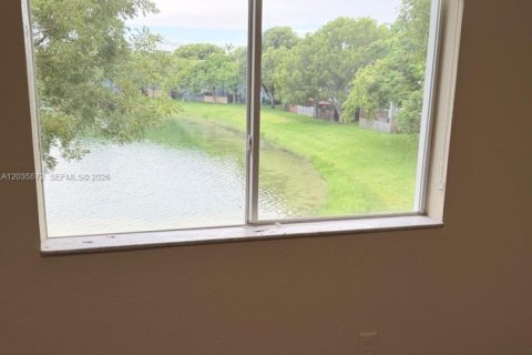 Touwnhouse à louer à Homestead, Floride: 3 chambres, 132.2 m2 № 2326739 - photo 8