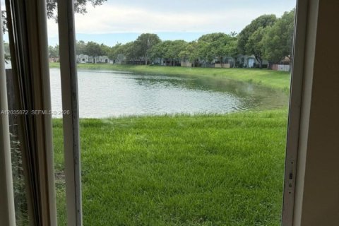 Touwnhouse à louer à Homestead, Floride: 3 chambres, 132.2 m2 № 2326739 - photo 3