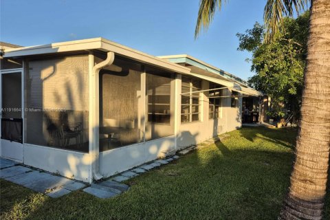 Villa ou maison à vendre à Tamarac, Floride: 2 chambres, 93.09 m2 № 2079881 - photo 21