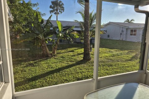 Villa ou maison à vendre à Tamarac, Floride: 2 chambres, 93.09 m2 № 2079881 - photo 22