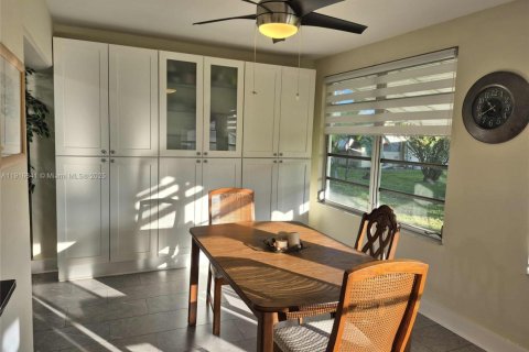 Villa ou maison à vendre à Tamarac, Floride: 2 chambres, 93.09 m2 № 2079881 - photo 10