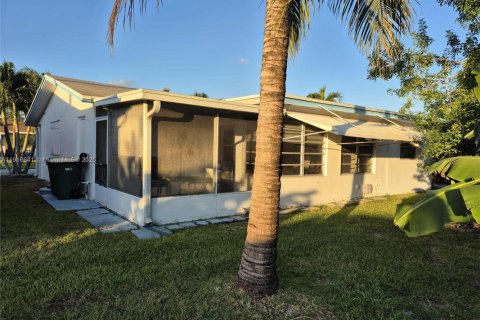 Villa ou maison à vendre à Tamarac, Floride: 2 chambres, 93.09 m2 № 2079881 - photo 20