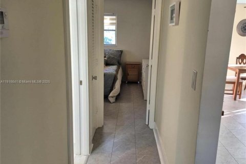 Villa ou maison à vendre à Tamarac, Floride: 2 chambres, 93.09 m2 № 2079881 - photo 16