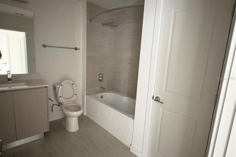 Condominio en venta en Orlando, Florida, 2 dormitorios, 95.04 m2 № 2232656 - foto 4