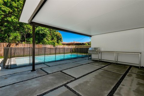 Casa en venta en Miami, Florida, 5 dormitorios, 207.82 m2 № 1966074 - foto 23