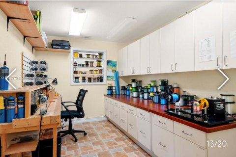 Commercial property in Key Largo, Florida № 1963558 - photo 16