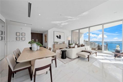 Condo in Miami, Florida, 3 bedrooms  № 1998121