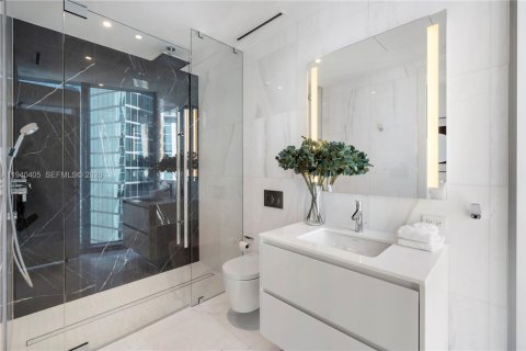 Condo in Miami, Florida, 3 bedrooms  № 1998121 - photo 25