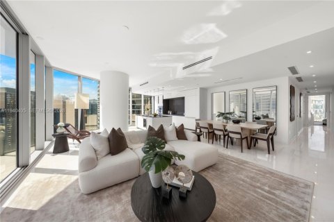 Condo in Miami, Florida, 3 bedrooms  № 1998121 - photo 5