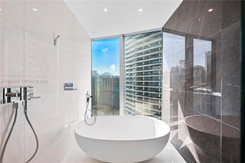 Condo in Miami, Florida, 3 bedrooms  № 1998121 - photo 20