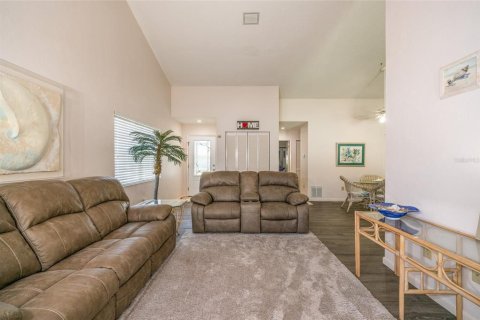 House in Palm Coast, Florida 2 bedrooms, 120.59 sq.m. № 2207852 - photo 5