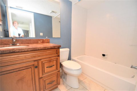 Copropriété à louer à Sarasota, Floride: 3 chambres, 122.63 m2 № 1349088 - photo 15