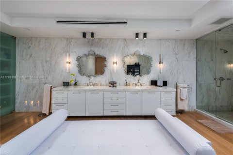 Condo in Fisher Island, Florida, 5 bedrooms  № 1860866 - photo 20
