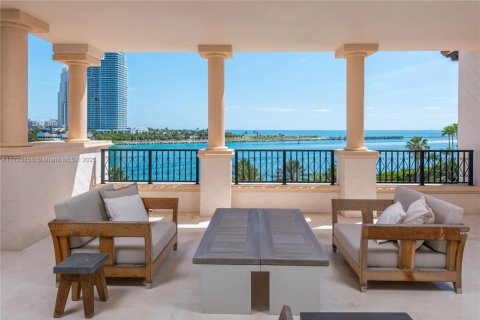 Condo in Fisher Island, Florida, 5 bedrooms  № 1860866 - photo 13