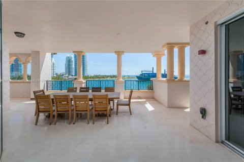Condo in Fisher Island, Florida, 5 bedrooms  № 1860866 - photo 15