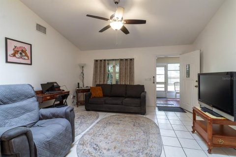 Casa en venta en Fort White, Florida, 3 dormitorios, 176.7 m2 № 2110342 - foto 9