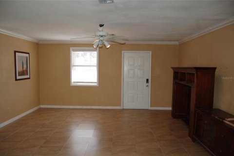 House in Fruitland Park, Florida 3 bedrooms, 222.97 sq.m. № 2136262 - photo 7
