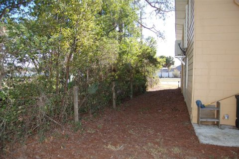 House in Fruitland Park, Florida 3 bedrooms, 222.97 sq.m. № 2136262 - photo 21