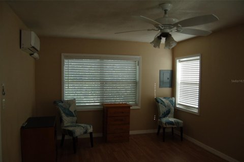 House in Fruitland Park, Florida 3 bedrooms, 222.97 sq.m. № 2136262 - photo 13