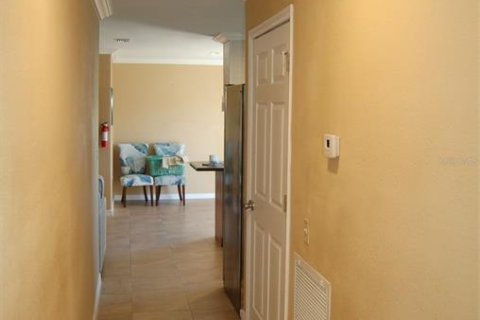 House in Fruitland Park, Florida 3 bedrooms, 222.97 sq.m. № 2136262 - photo 11