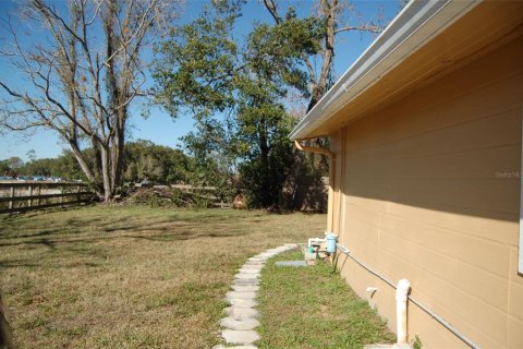House in Fruitland Park, Florida 3 bedrooms, 222.97 sq.m. № 2136262 - photo 19