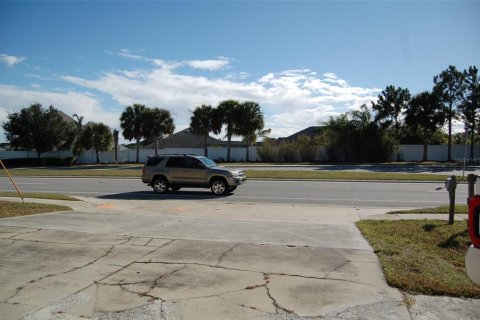 House in Fruitland Park, Florida 3 bedrooms, 222.97 sq.m. № 2136262 - photo 2