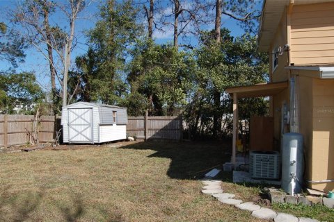 House in Fruitland Park, Florida 3 bedrooms, 222.97 sq.m. № 2136262 - photo 20