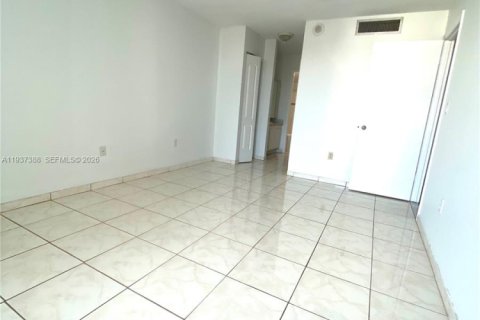 Appartement à louer à Miami, Floride: 1 chambre, 82.59 m2 № 1997515 - photo 18