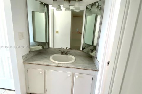 Appartement à louer à Miami, Floride: 1 chambre, 82.59 m2 № 1997515 - photo 23