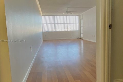 Appartement à louer à Miami, Floride: 1 chambre, 82.59 m2 № 1997515 - photo 5