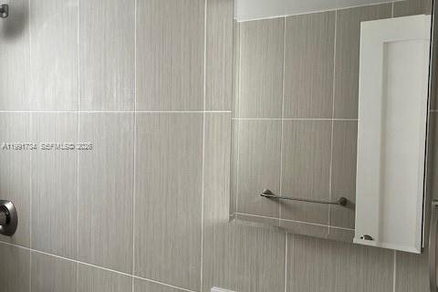 Appartement à louer à Hialeah, Floride: 2 chambres № 2052395 - photo 17