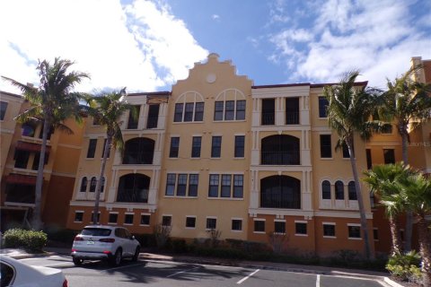 Condominio en alquiler en Punta Gorda, Florida, 3 dormitorios, 177.91 m2 № 1821152 - foto 1