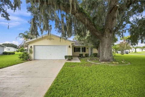 House in Summerfield, Florida 2 bedrooms, 115.94 sq.m. № 2289873