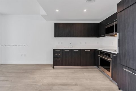 Купить кондоминиум в Майами, Флорида 1 спальня, 73.58м2, № 1961663 - фото 4